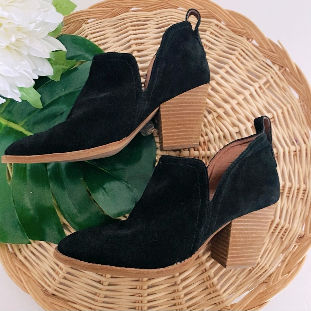 Jeffrey Campbell Rosalee black oiled suede leather heeled ankle boots size 9